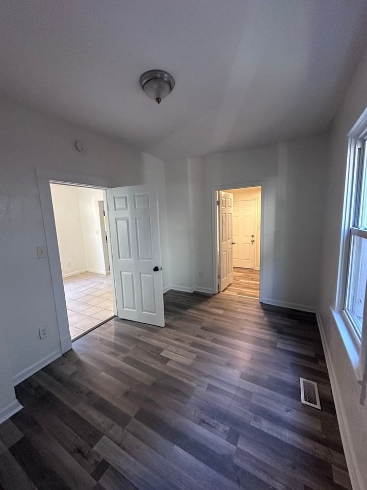 2815 Keller Ave - Photo 6 of 15