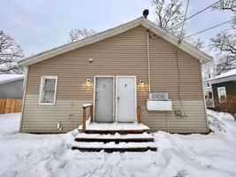 featured image of 1461 Leahy St