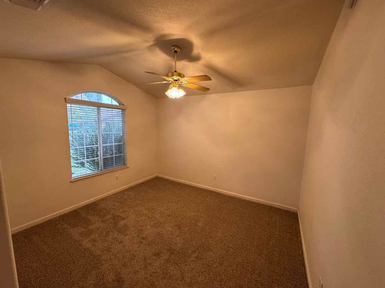 1281 Howard St - Photo 2 of 11