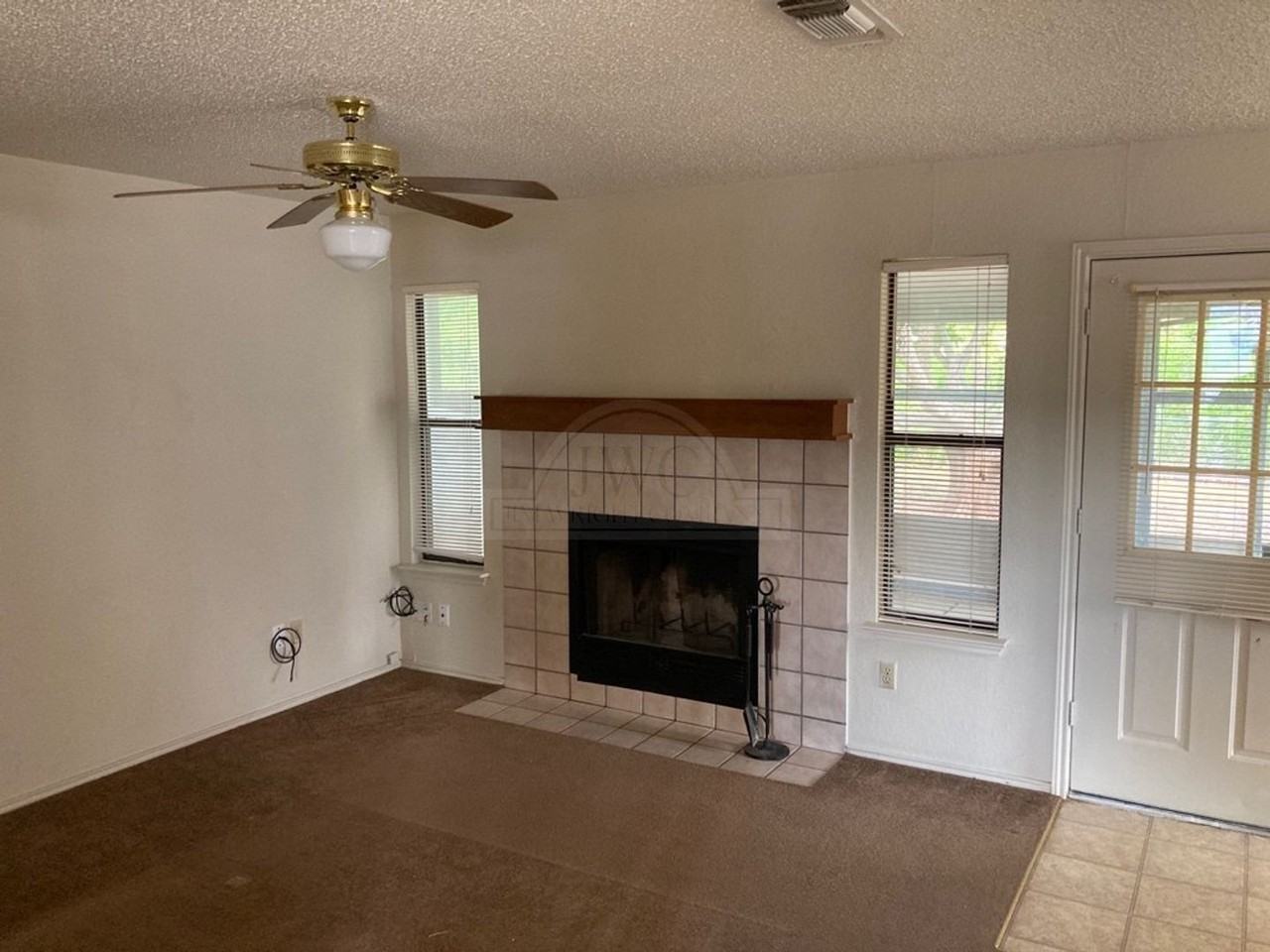 2607 Schulze Drive - Photo 2 of 16