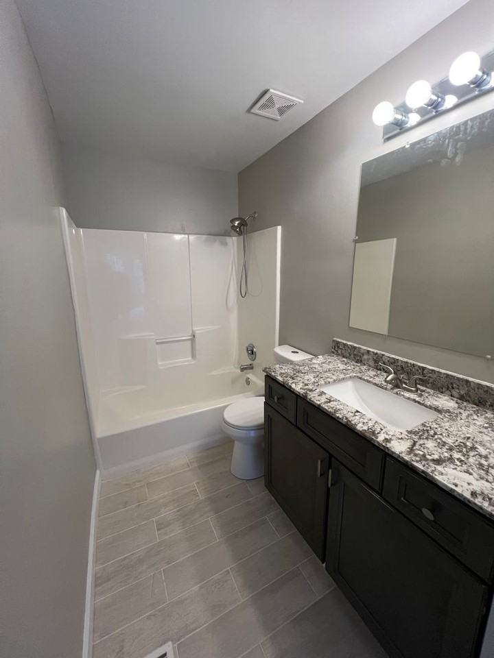 716 Liberty Village Dr - Photo 7 of 17