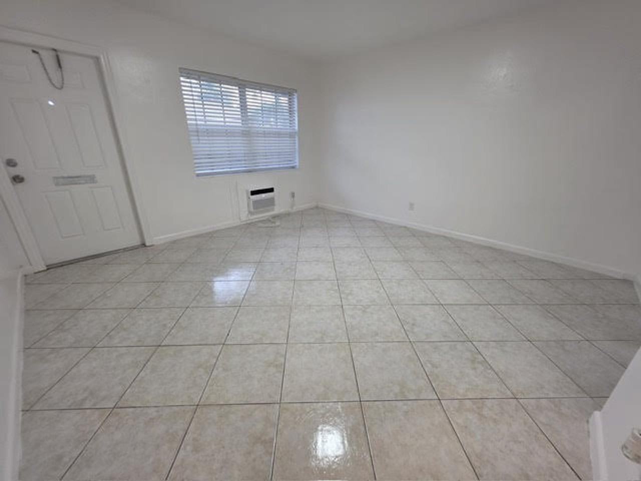 1329 NE 17 Ave Ft. Lauderdale, FL 33304 - Photo 2 of 7