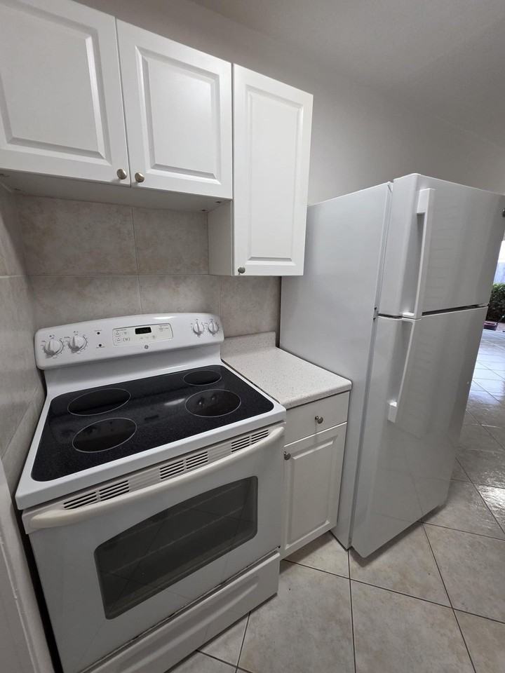 1329 NE 17 Ave Ft. Lauderdale, FL 33304 - Photo 4 of 7