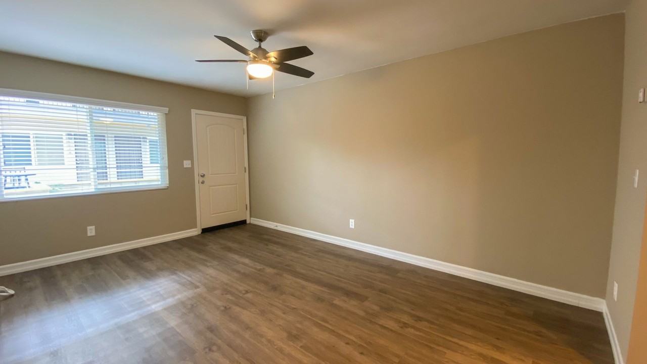 CG - Euclid Apartments - Photo 5 of 32