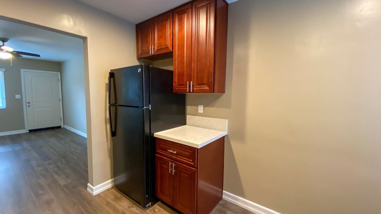 CG - Euclid Apartments - Photo 7 of 32