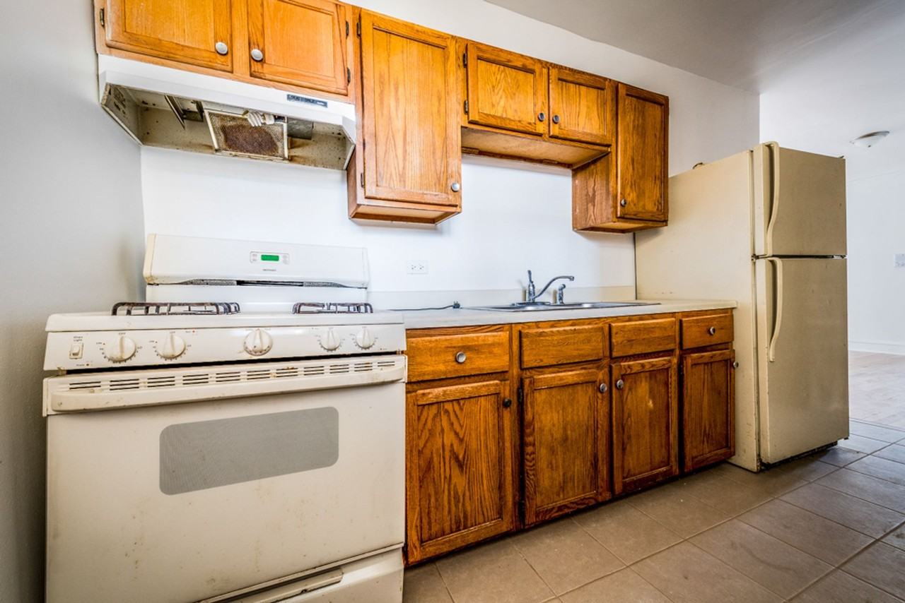 8101 S Justine - Photo 6 of 25