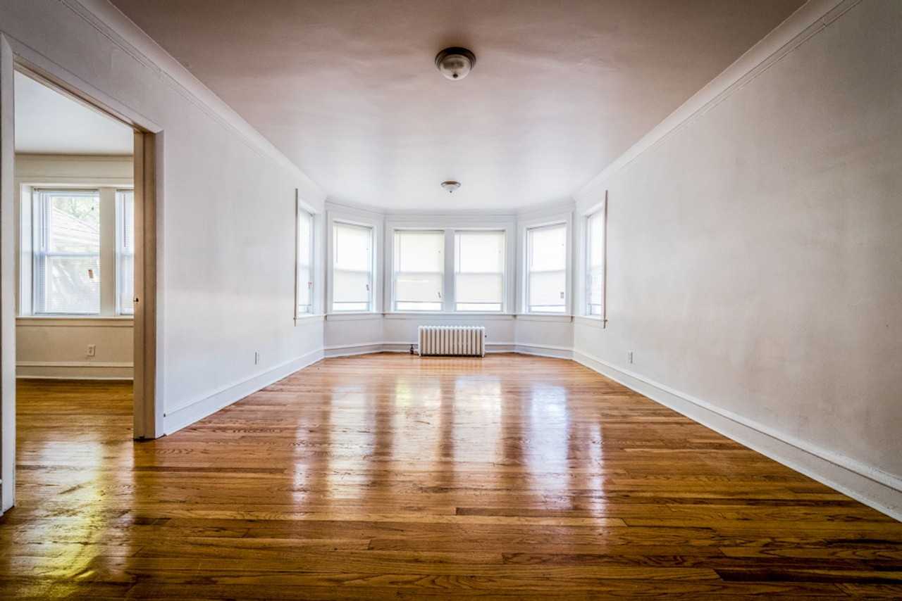 8101 S Justine - Photo 3 of 25
