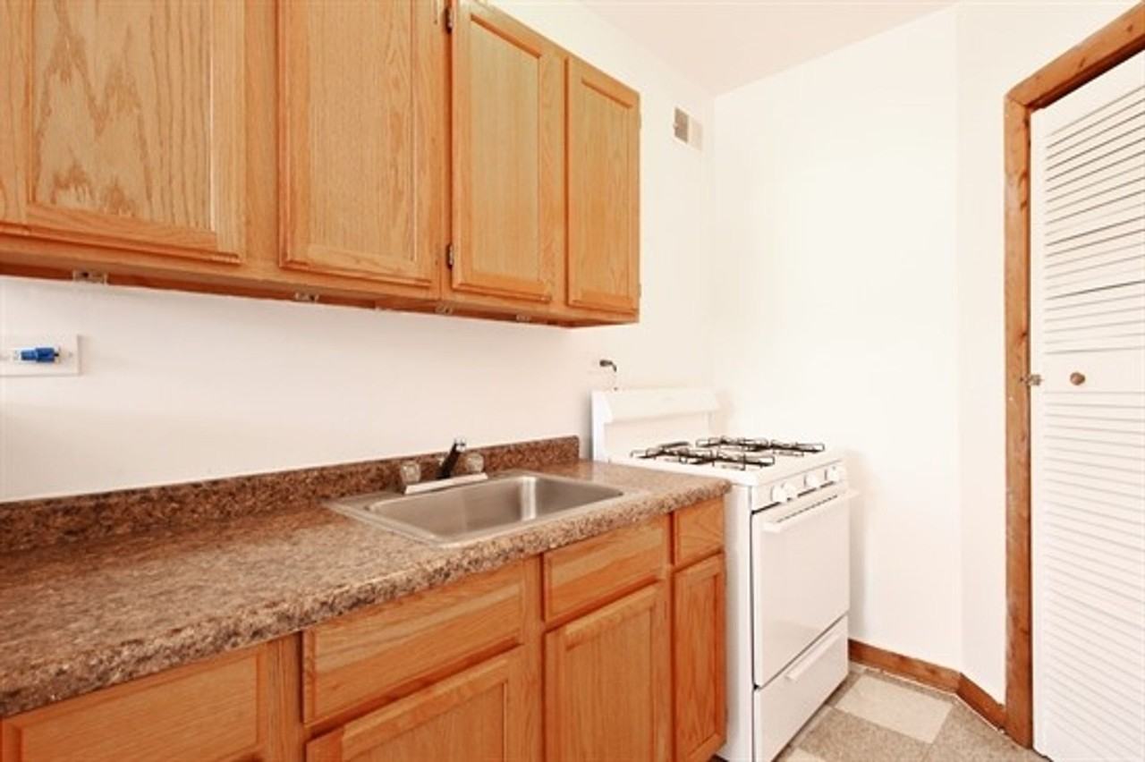 6306 S Artesian Ave - Photo 3 of 20