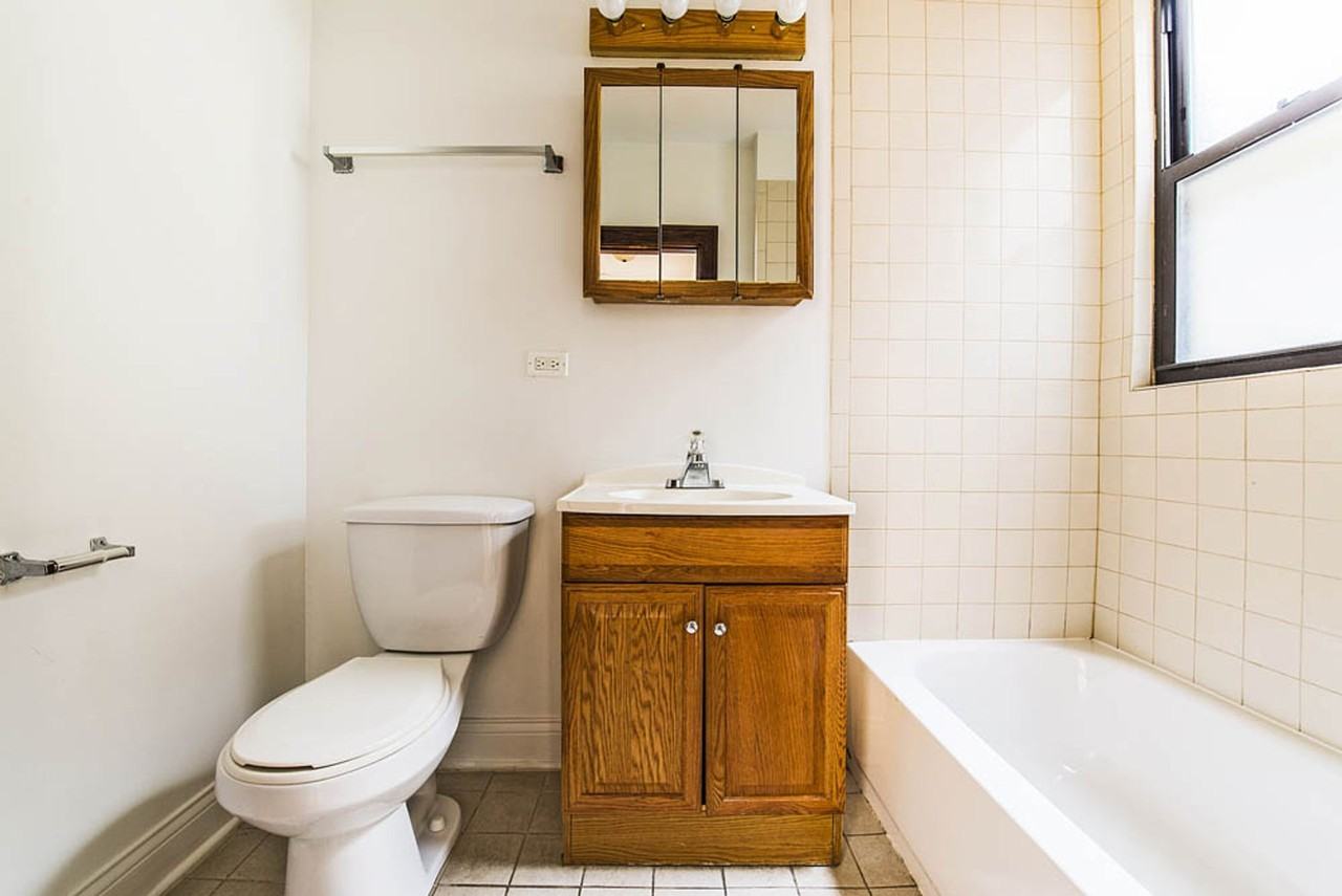 6458 S Fairfield Ave Chicago, IL 60629 - Photo 2 of 18