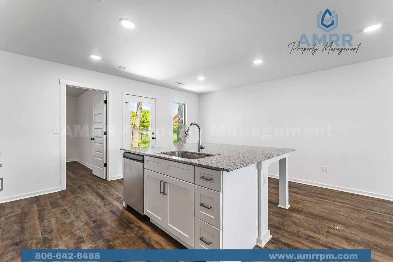 1721 Farmer St - Photo 4 of 15