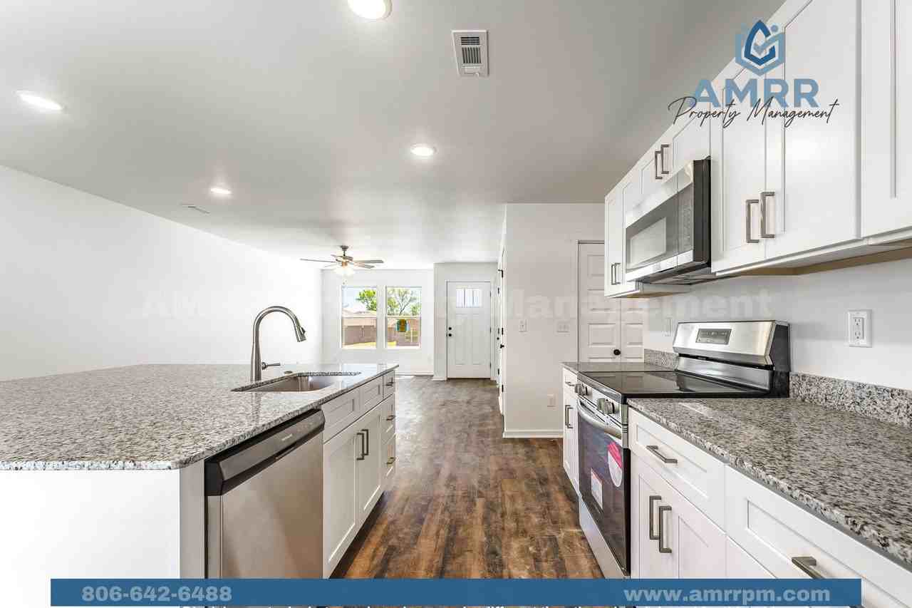 1710 Farmer St - Photo 7 of 15