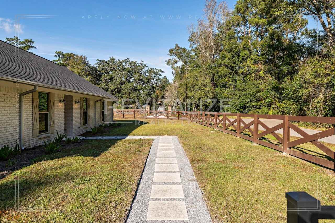 3000 Eloong Dr - Photo 5 of 47