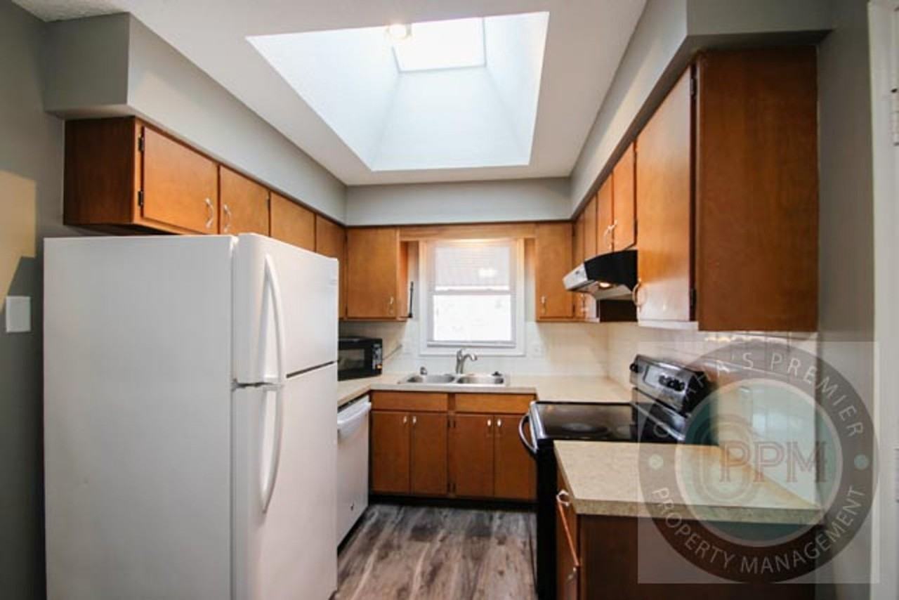 12317 Weir Street - Photo 6 of 39