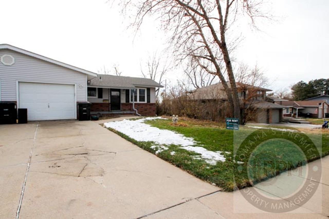 12317 Weir Street - Photo 3 of 39