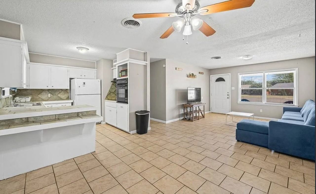 5456 6th Place - Photo 4 of 12