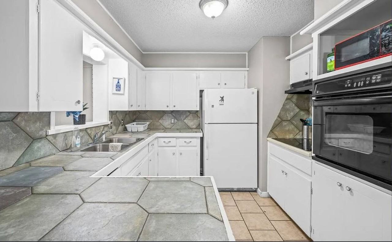 5456 6th Place - Photo 6 of 12