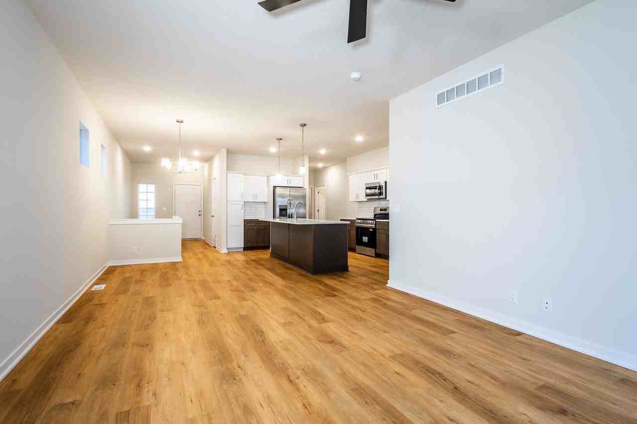 12350 Edgewater Drive - Photo 5 of 24