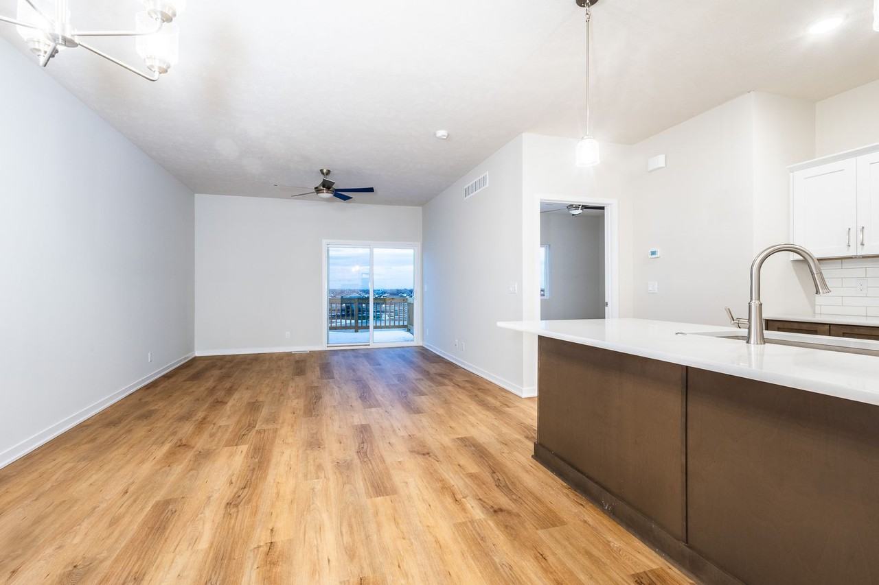 12354 Edgewater Drive - Photo 5 of 26