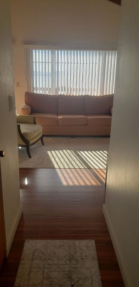 3846 Lakeshore Boulevard - Photo 5 of 29