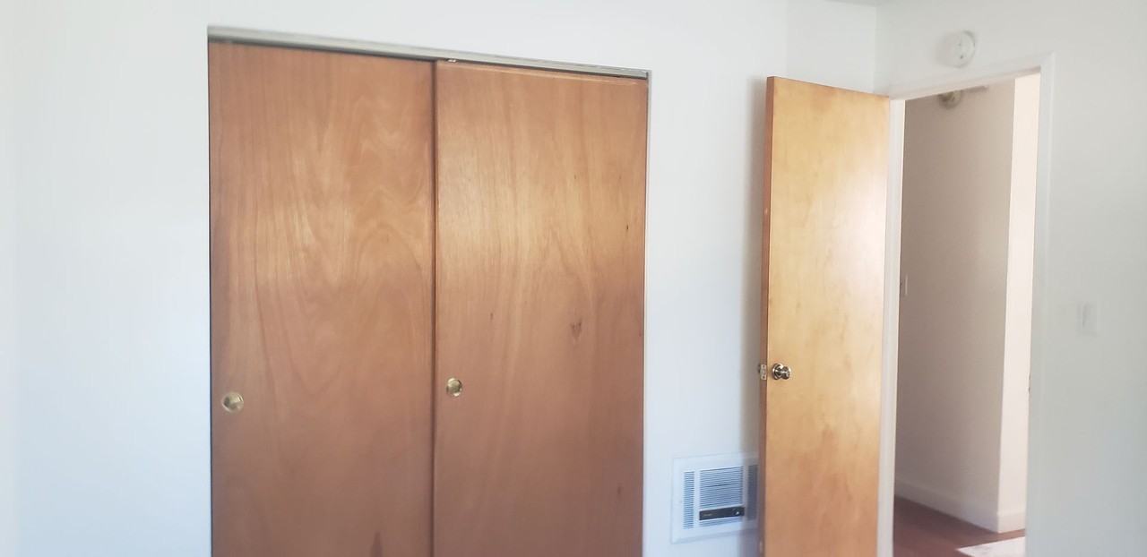 3846 Lakeshore Boulevard - Photo 6 of 29