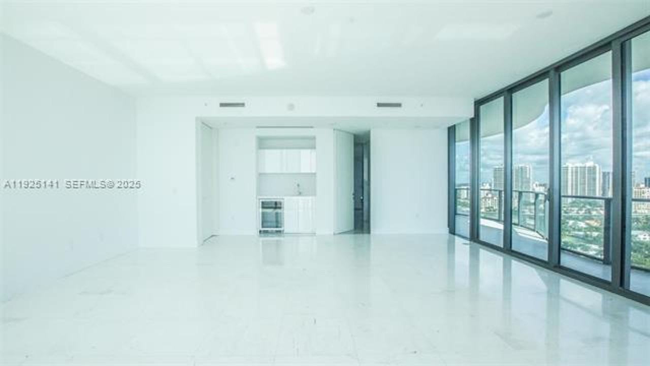 19575 19575 Collins Av appt 19 - Photo 7 of 39