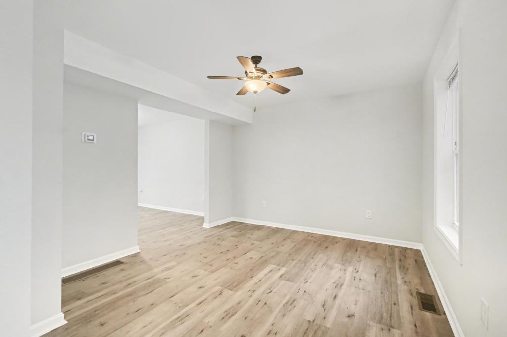 239 West Broad Street - Photo 5 of 18