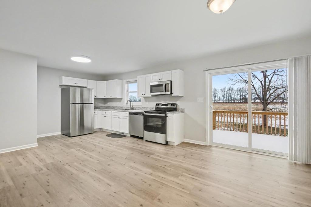 239 West Broad Street - Photo 6 of 18