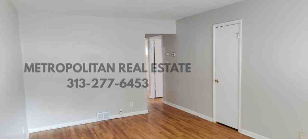 9018 Beatrice St - Photo 2 of 16