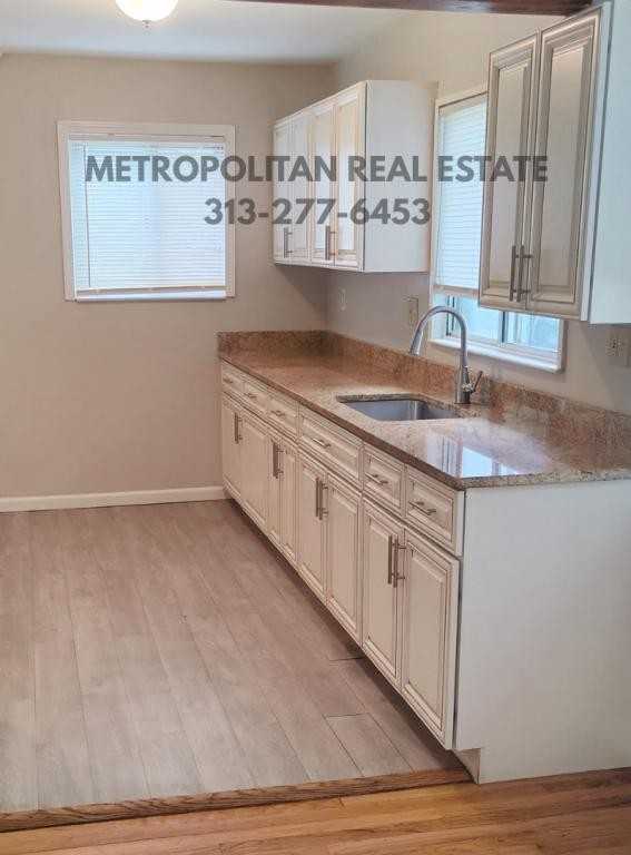 9018 Beatrice St - Photo 3 of 16