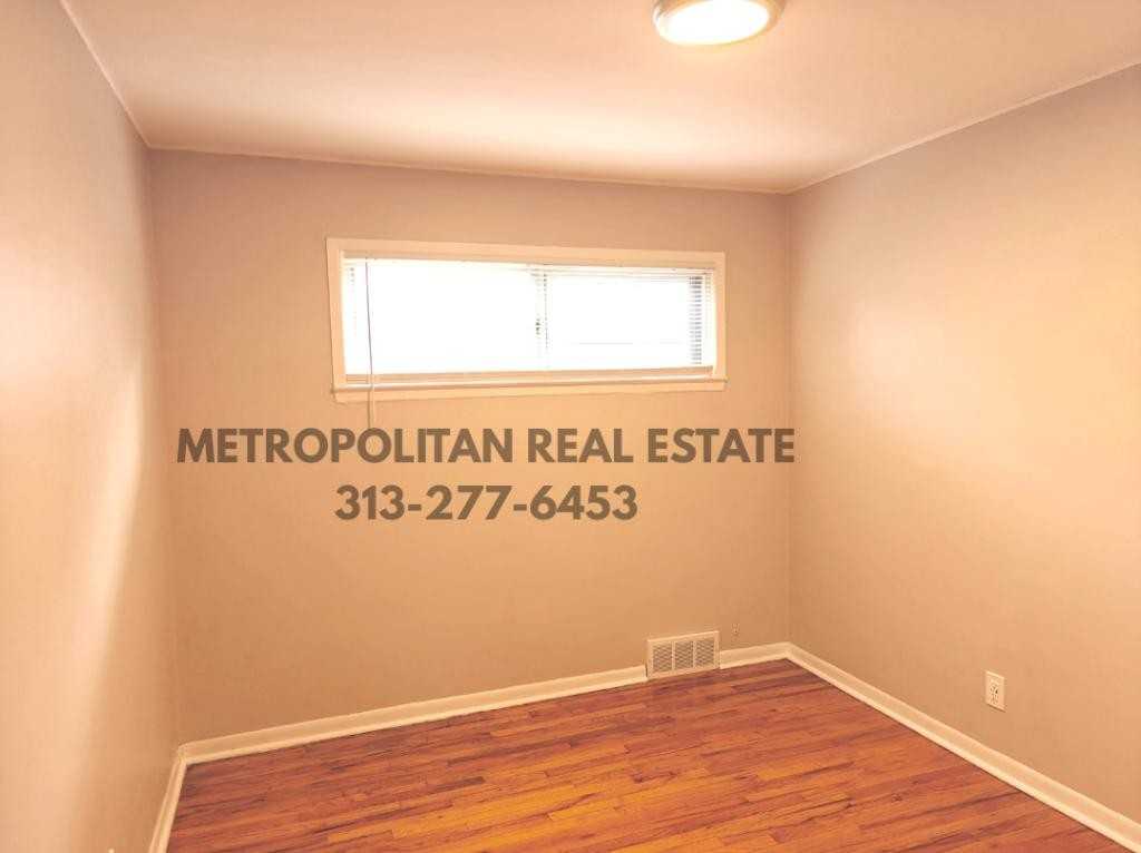 9018 Beatrice St - Photo 6 of 16