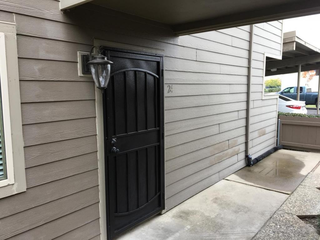 2004 Ahern Street - Photo 3 of 8