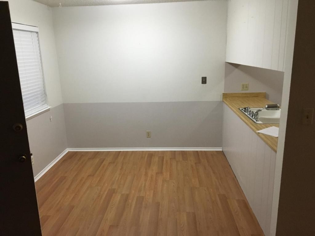 2004 Ahern Street - Photo 4 of 8