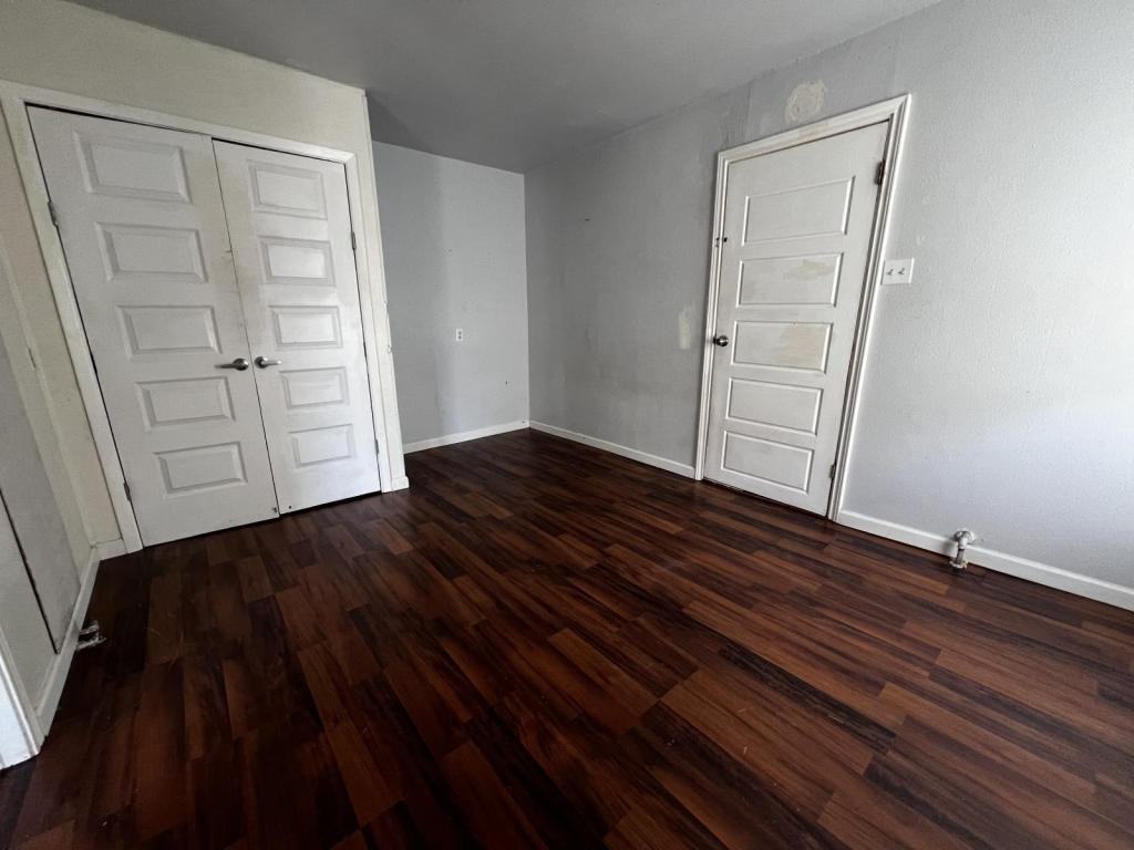 612 East Gandy Street - Photo 6 of 8