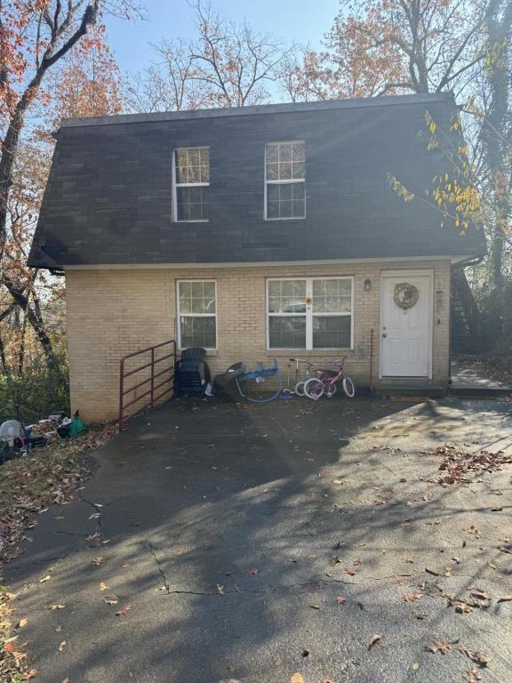 2030 Ridgeview Drive Northwest - Photo 2 of 8