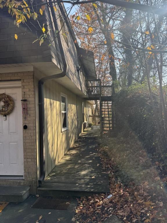 2030 Ridgeview Drive Northwest - Photo 7 of 8