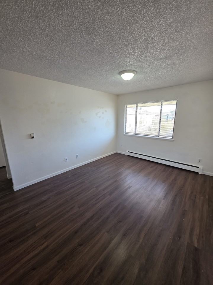 487 Tracy Drive #4 - Photo 6 of 9