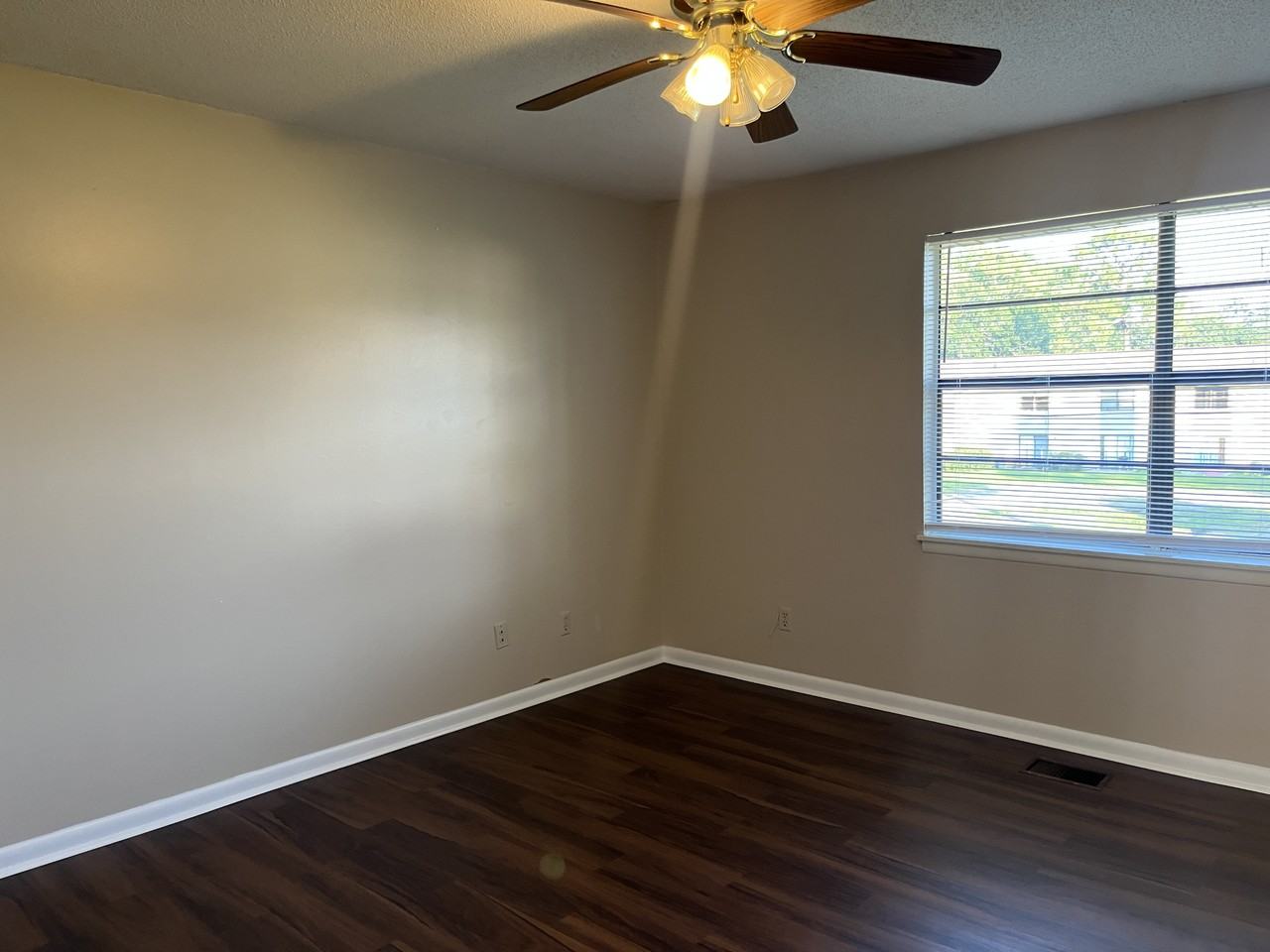 901 Olmstead Dr #11 - Photo 5 of 8