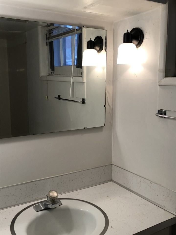 1041 1/2 N 25th St - Photo 3 of 7