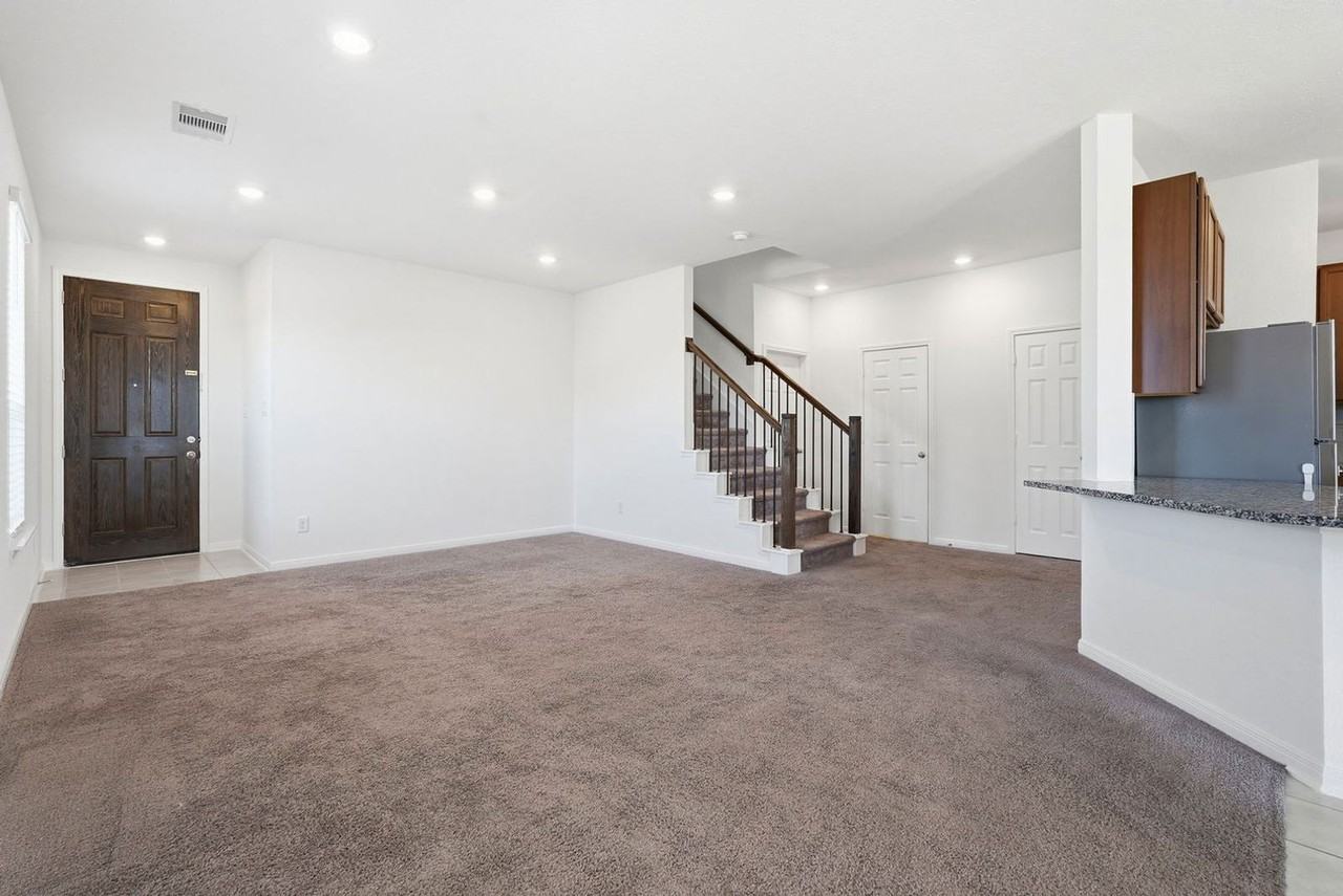 20123 Little Cub Ln - Photo 3 of 25