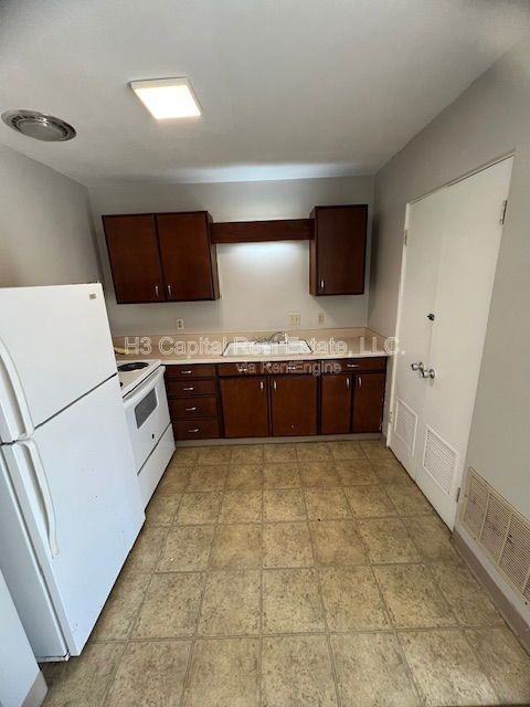 121 Saint Louis Rd #8 - Photo 3 of 6