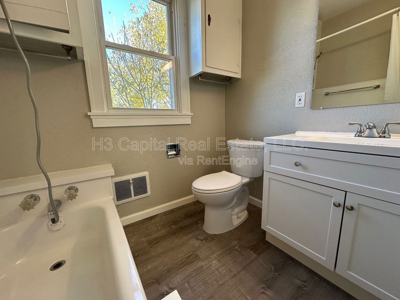 114 N Missouri Ave #A - Photo 7 of 7