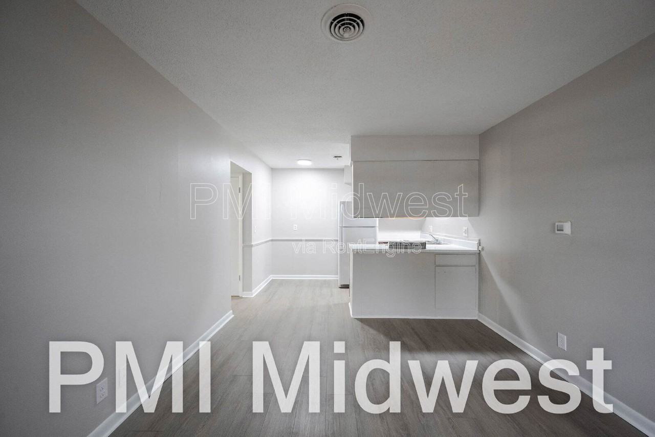 323 East 8th Street #B - Photo 3 of 11