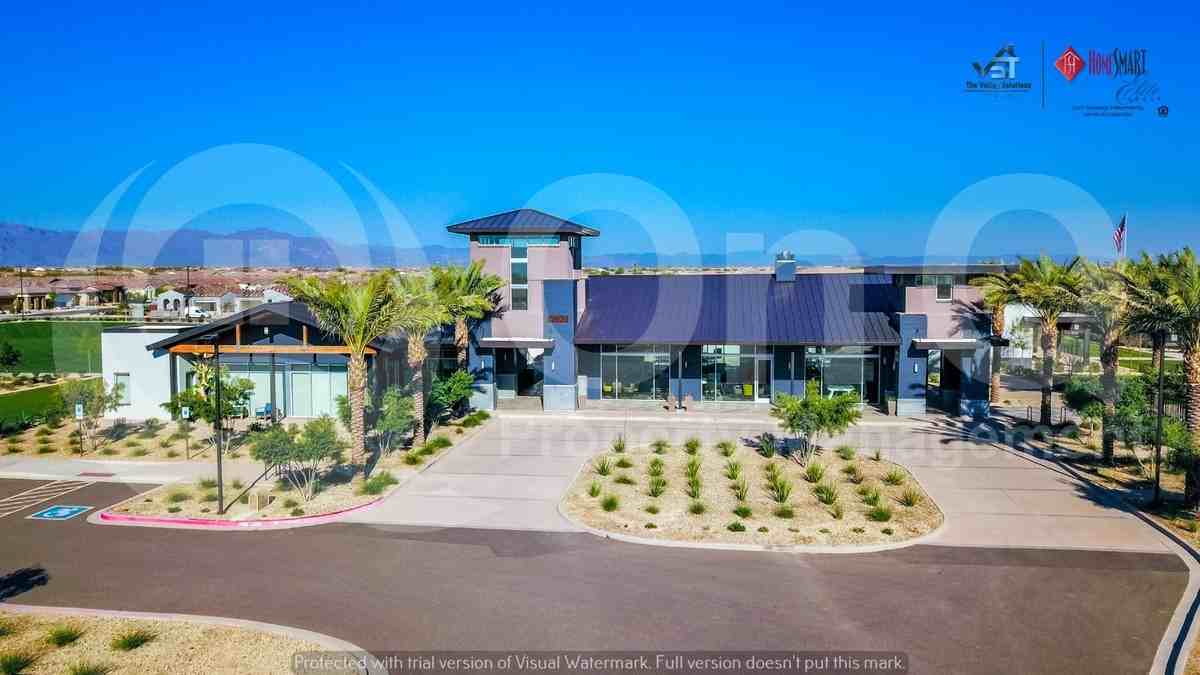 10207 East Tillman Avenue - Photo 2 of 50