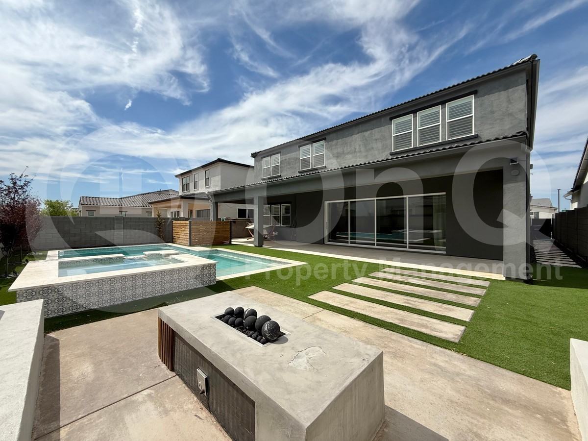 10207 East Tillman Avenue - Photo 5 of 50