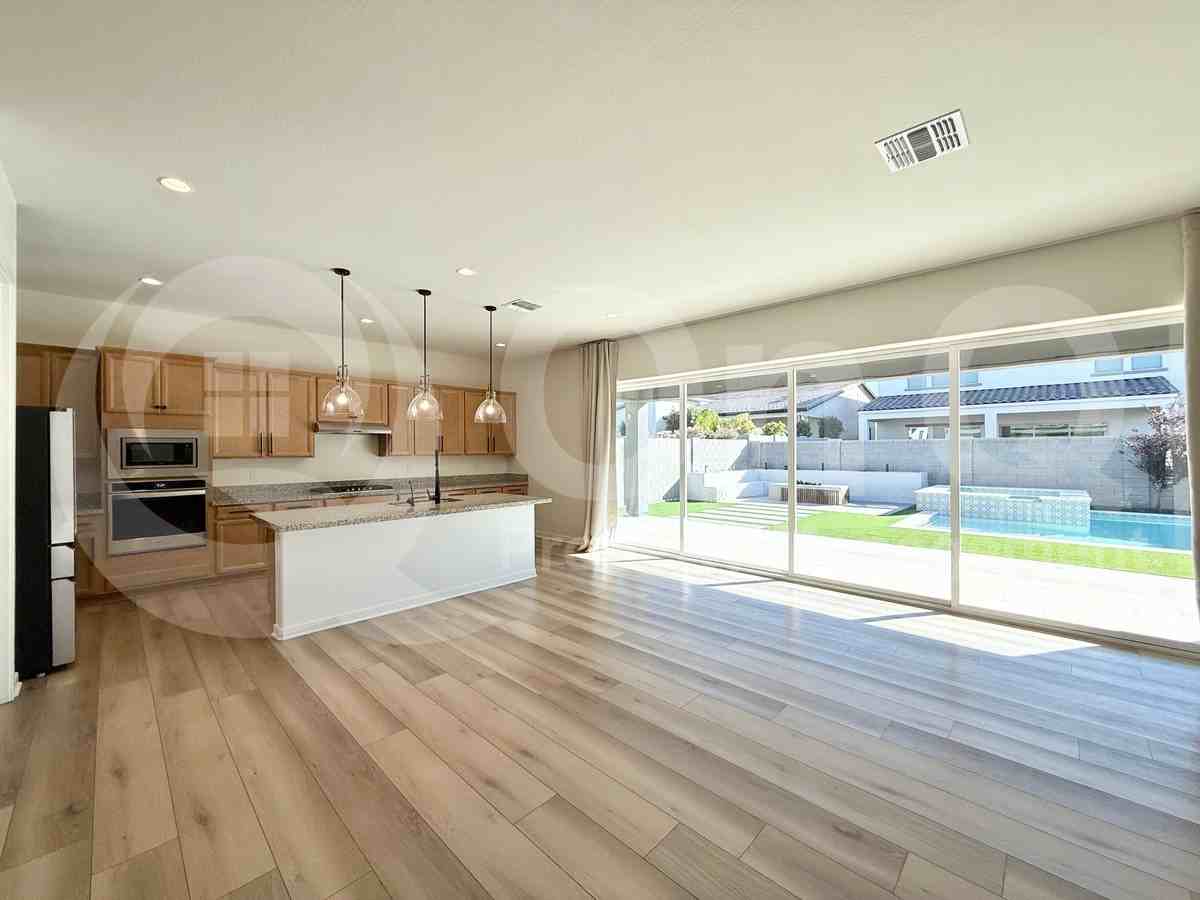 10207 East Tillman Avenue - Photo 7 of 50