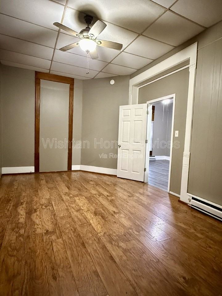 429 N 8th St #A - Photo 6 of 17