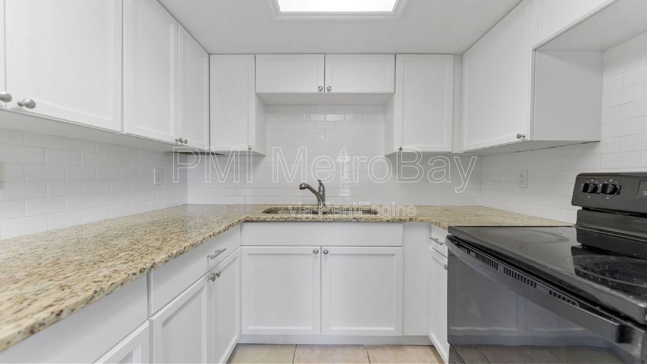 309 West South Avenue - Photo 2 of 50