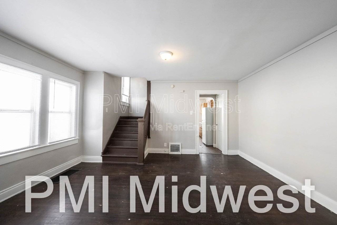 3139 Guilford Ave - Photo 4 of 16