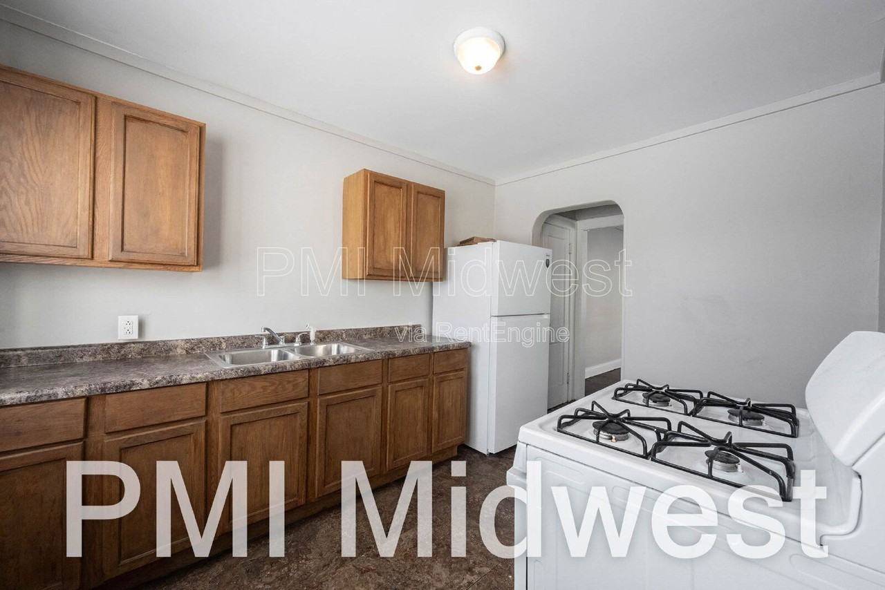 3139 Guilford Ave - Photo 7 of 16