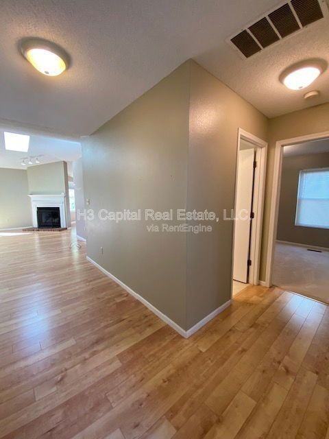 713 Country Oaks Ln - Photo 2 of 14